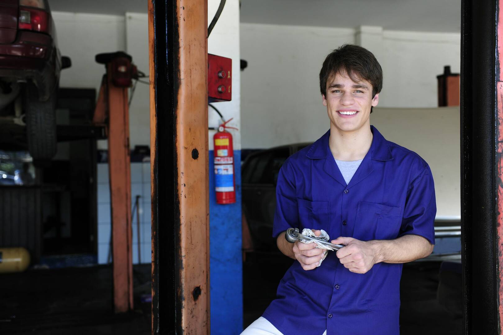 Baker’s Collision | Glass | Service Centers Provides Outstanding AAA Service In Mansfield OH
